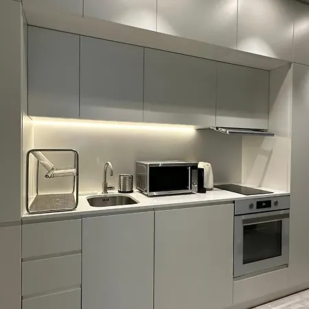 The Met Base, No1 * Rethymno