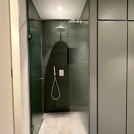 The Met Base, No1 Апартаменты Ретимно