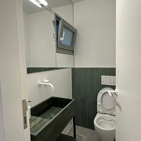 The Met Base, No1 Апартаменты *