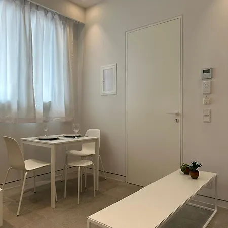 Апартаменти The Met Base, No1