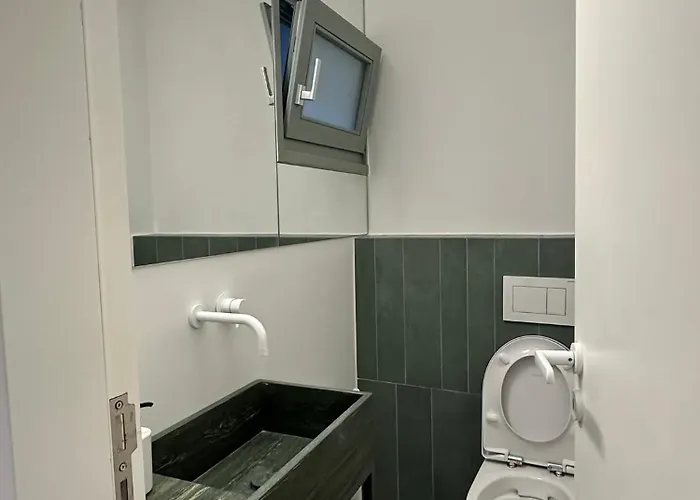 The Met Base, No1 Апартаменты *