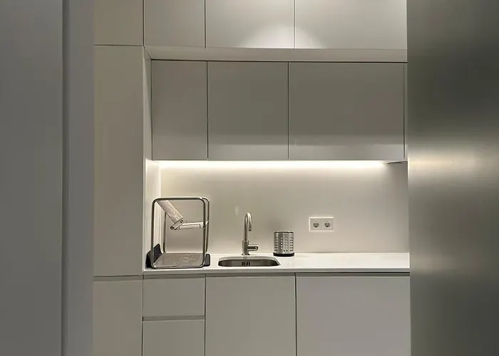 The Met Base, No1 Апартаменты